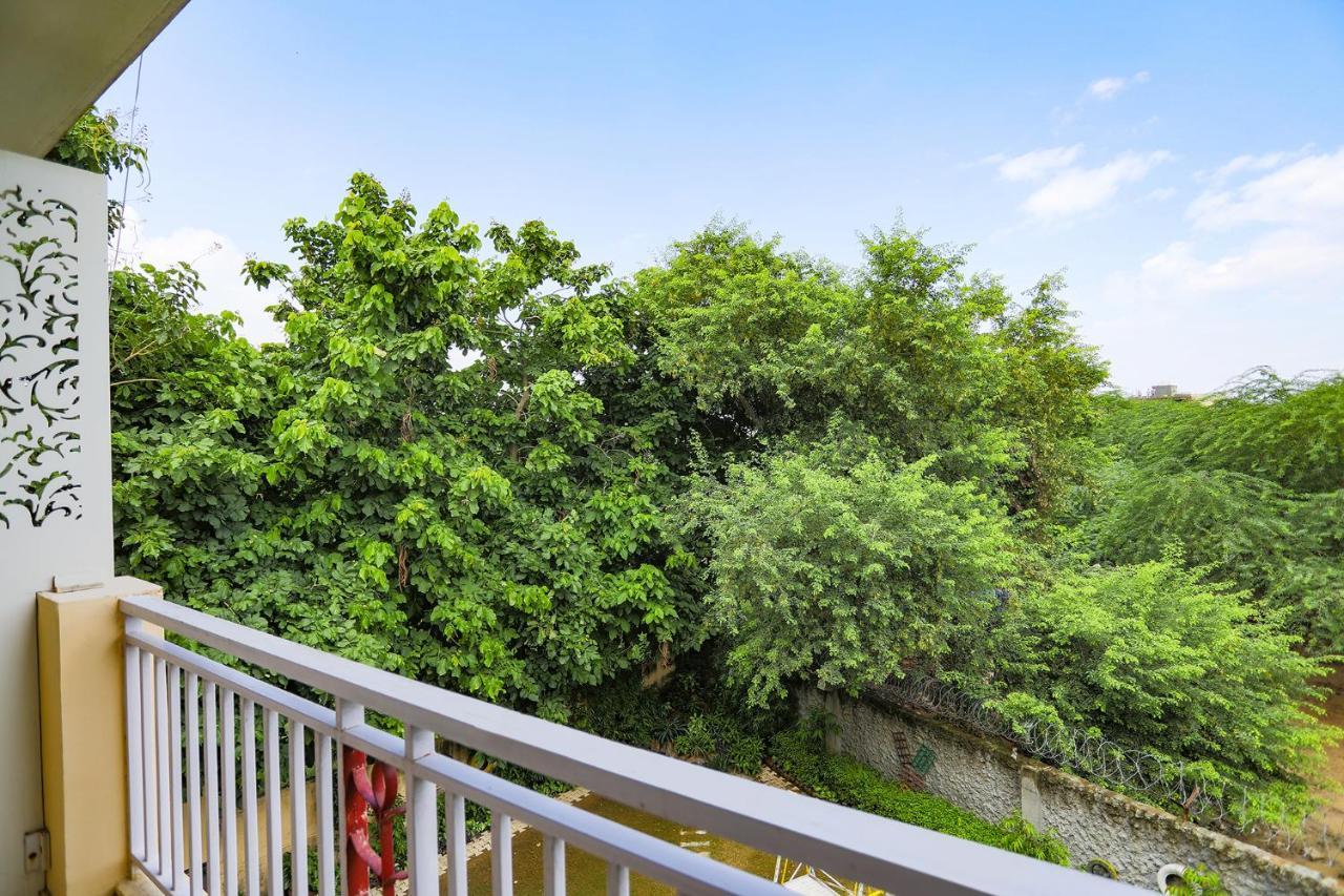 Fabhotel Aravali Suites Гургаон Экстерьер фото