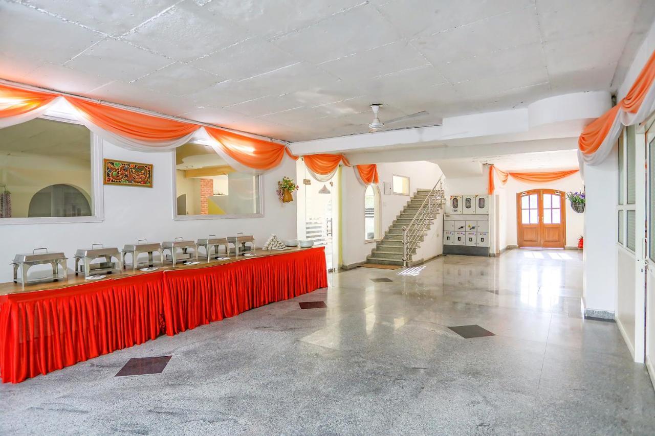 Fabhotel Aravali Suites Гургаон Экстерьер фото