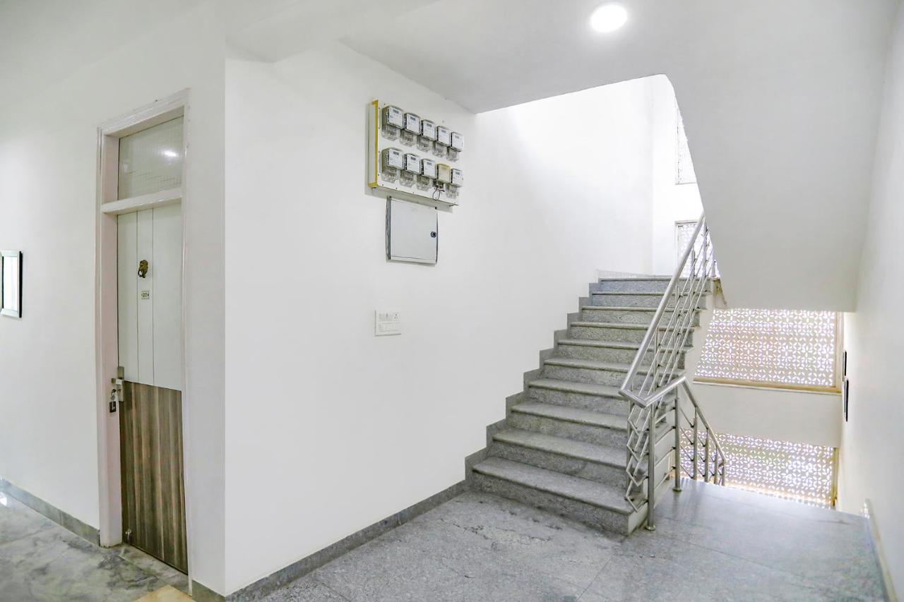 Fabhotel Aravali Suites Гургаон Экстерьер фото