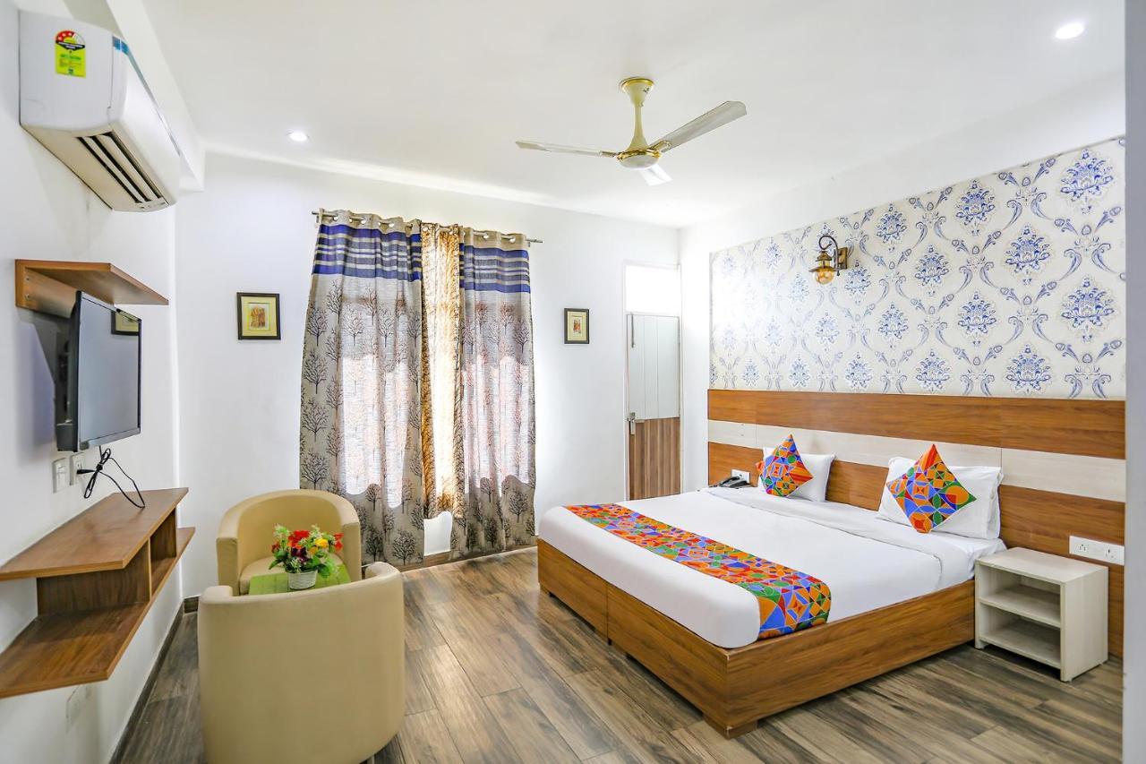 Fabhotel Aravali Suites Гургаон Экстерьер фото