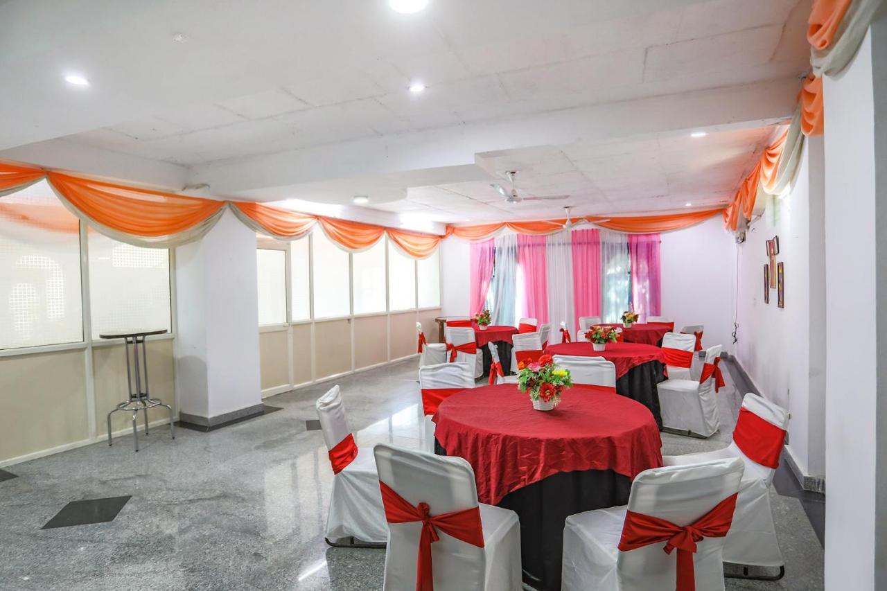 Fabhotel Aravali Suites Гургаон Экстерьер фото